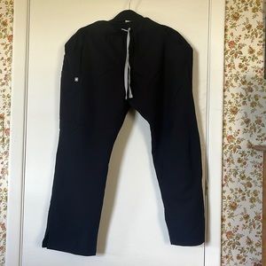 Womens Kade Black Cargo pants- only worn once